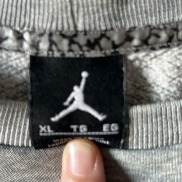 Jordan sweater - Picture 2 of 3